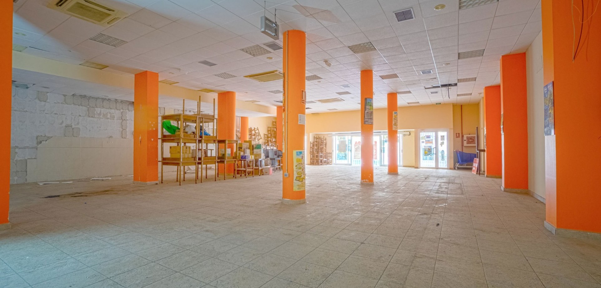 Bathroom in commercial for sale in Torrevieja