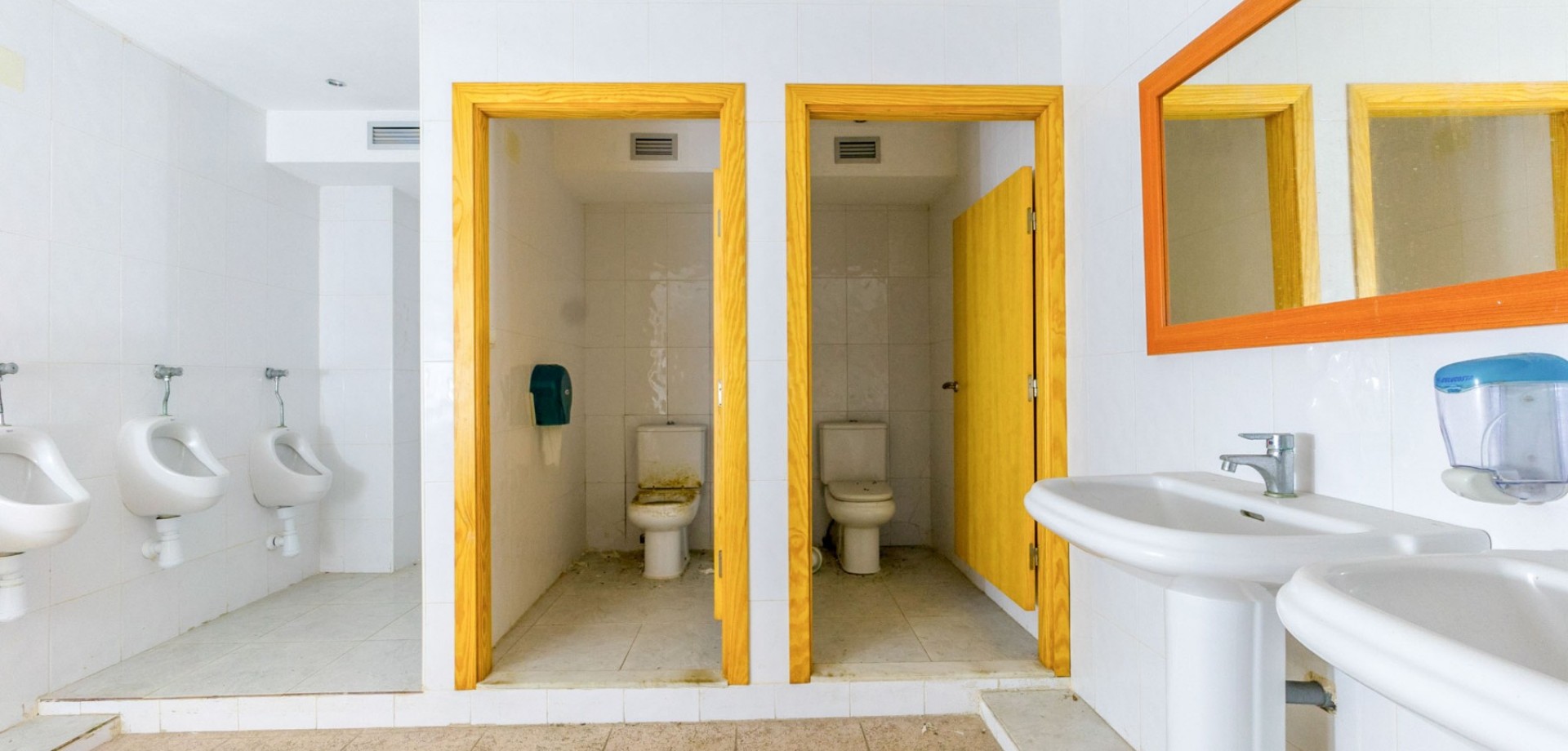 Garden in commercial for sale in Torrevieja