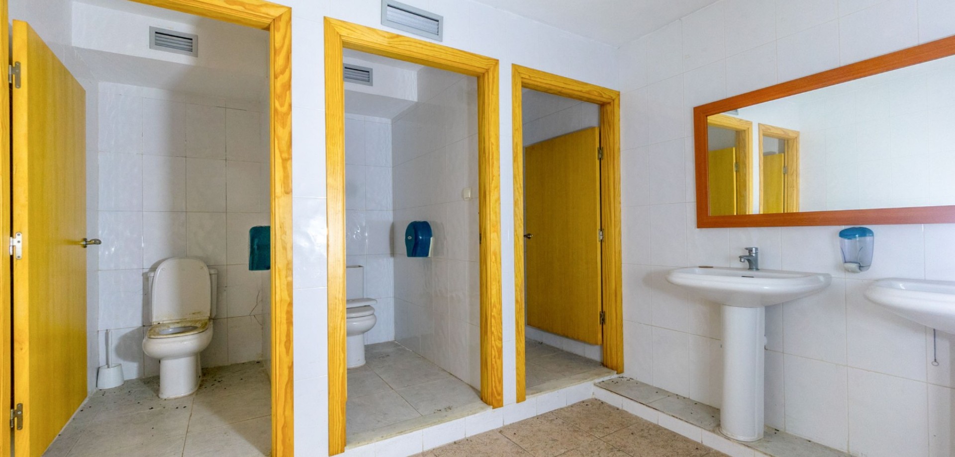 Dining area in commercial for sale in Torrevieja