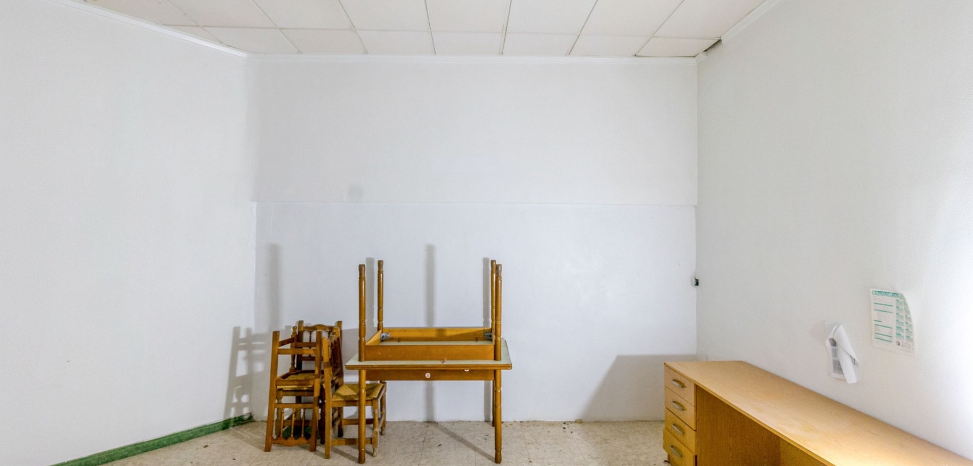 Bedroom in commercial for sale in Torrevieja