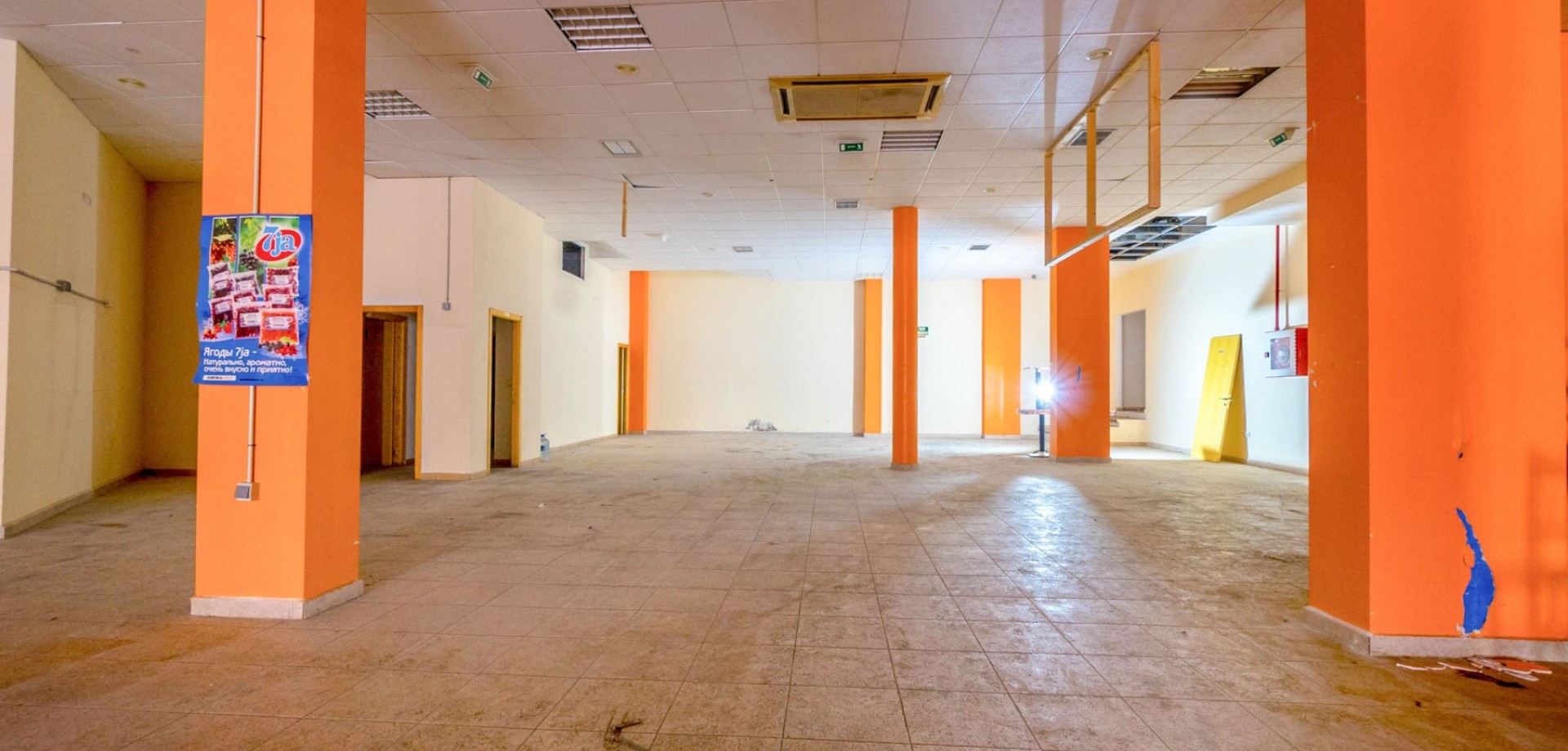 Pool area in commercial for sale in Torrevieja