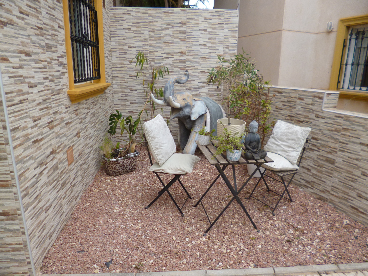 Kitchen in villa for sale in Playa Flamenca