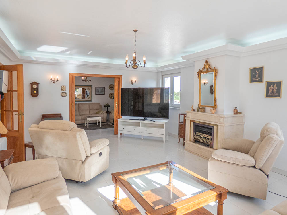 Master bedroom in villa for sale in San Miguel de Salinas