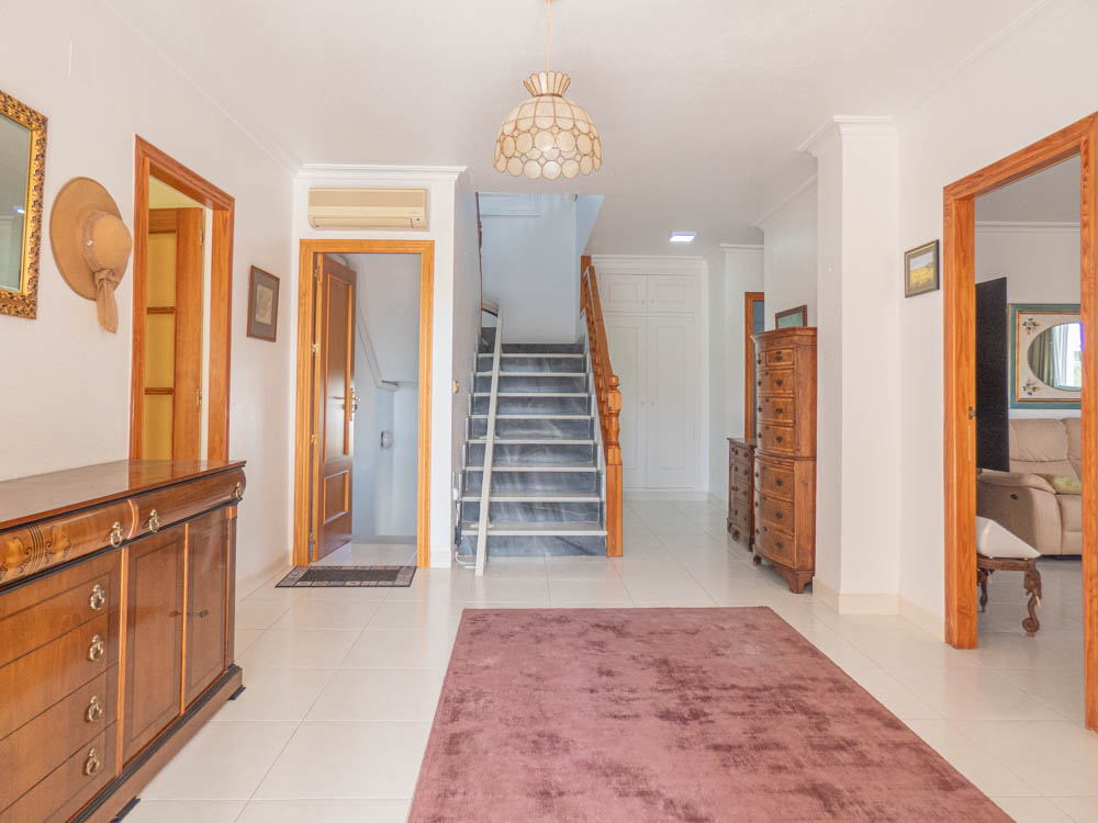 Here is a fantastic opportunity to purchase an AMAZING COUNTRYSIDE VILLA which has just come on the