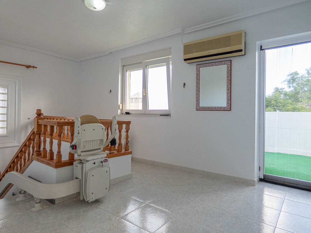 Master bedroom in villa for sale in San Miguel de Salinas