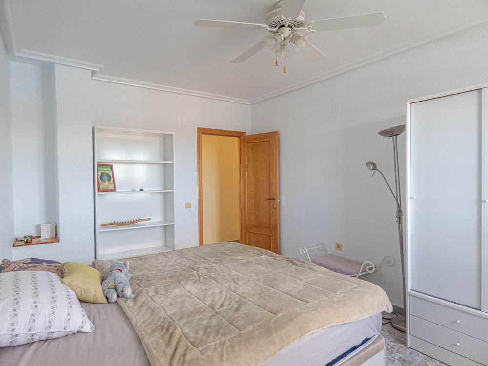 Master bedroom in villa for sale in San Miguel de Salinas