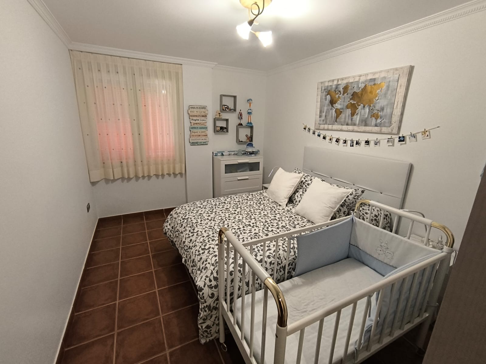 Bedroom in villa for sale in Yecla