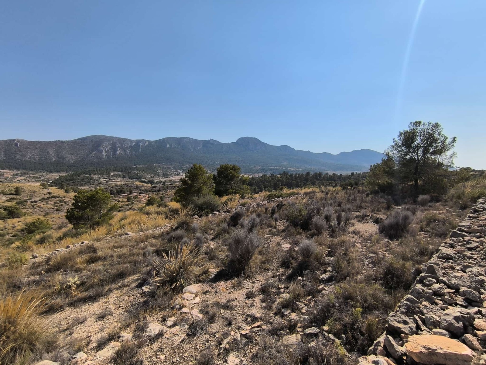 Are you looking to building your own dream in a beautiful setting, surrounded by Mediterranean natur