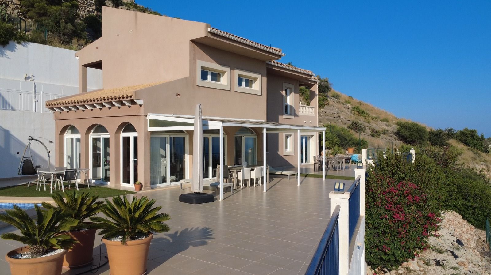 Living room in villa for sale in Altea