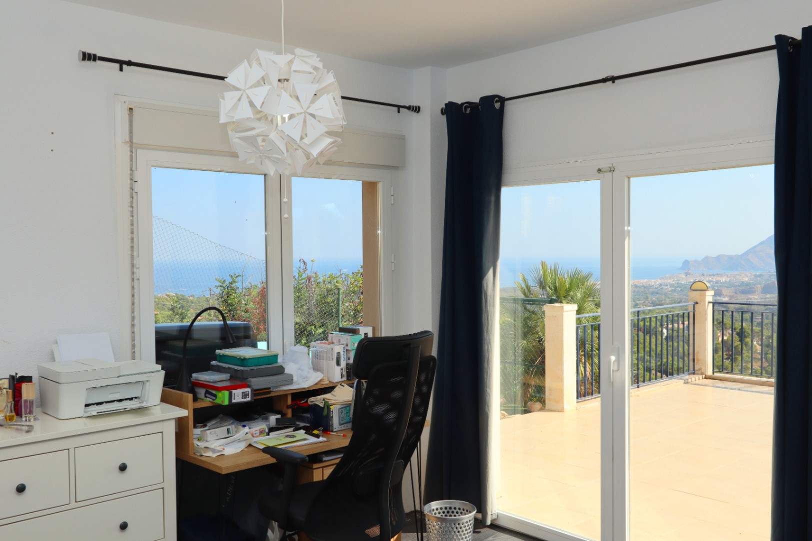 Master bedroom in villa for sale in Altea