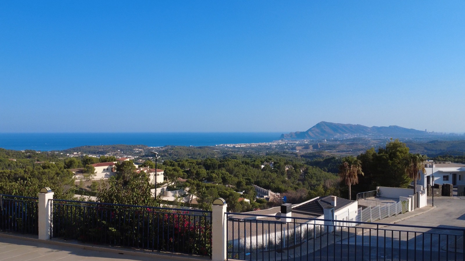 Dining area in villa for sale in Altea