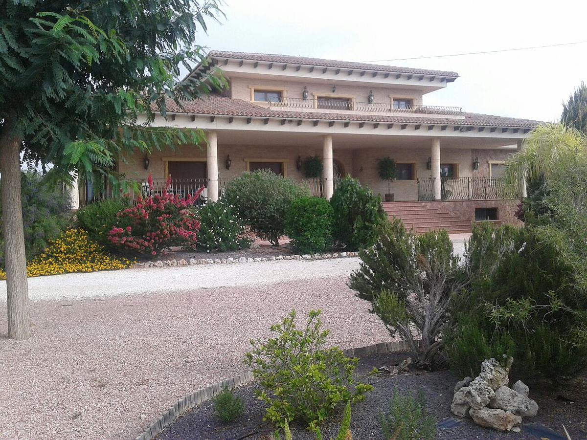 Master bedroom in villa for sale in Callosa de Segura