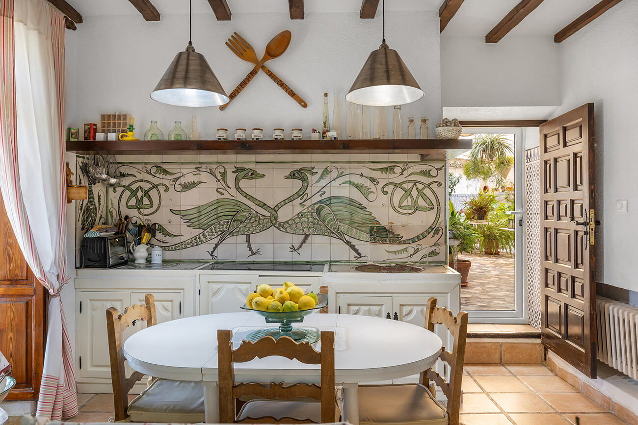 Pool area in villa for sale in Mula