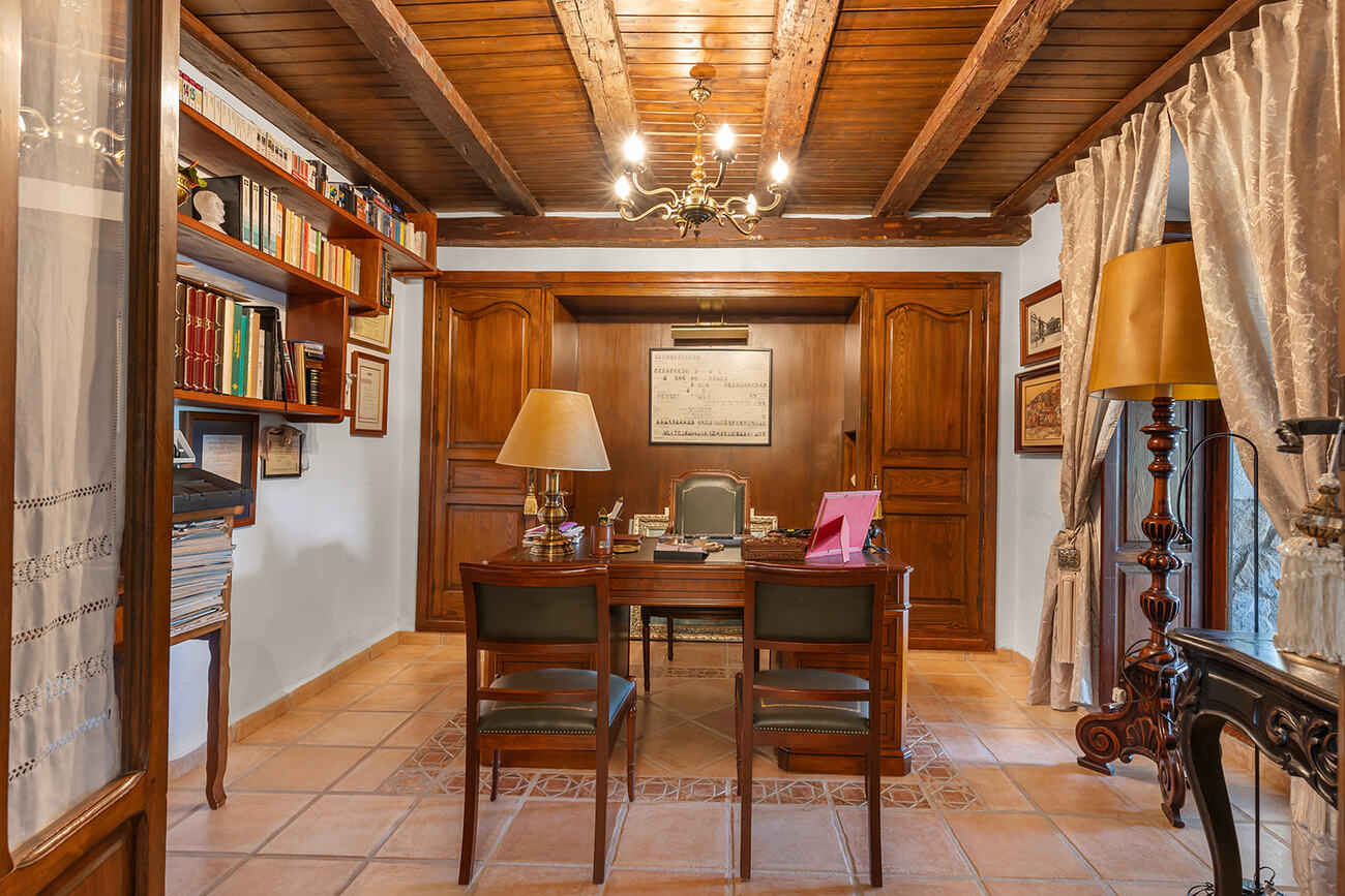 Garden in villa for sale in Mula