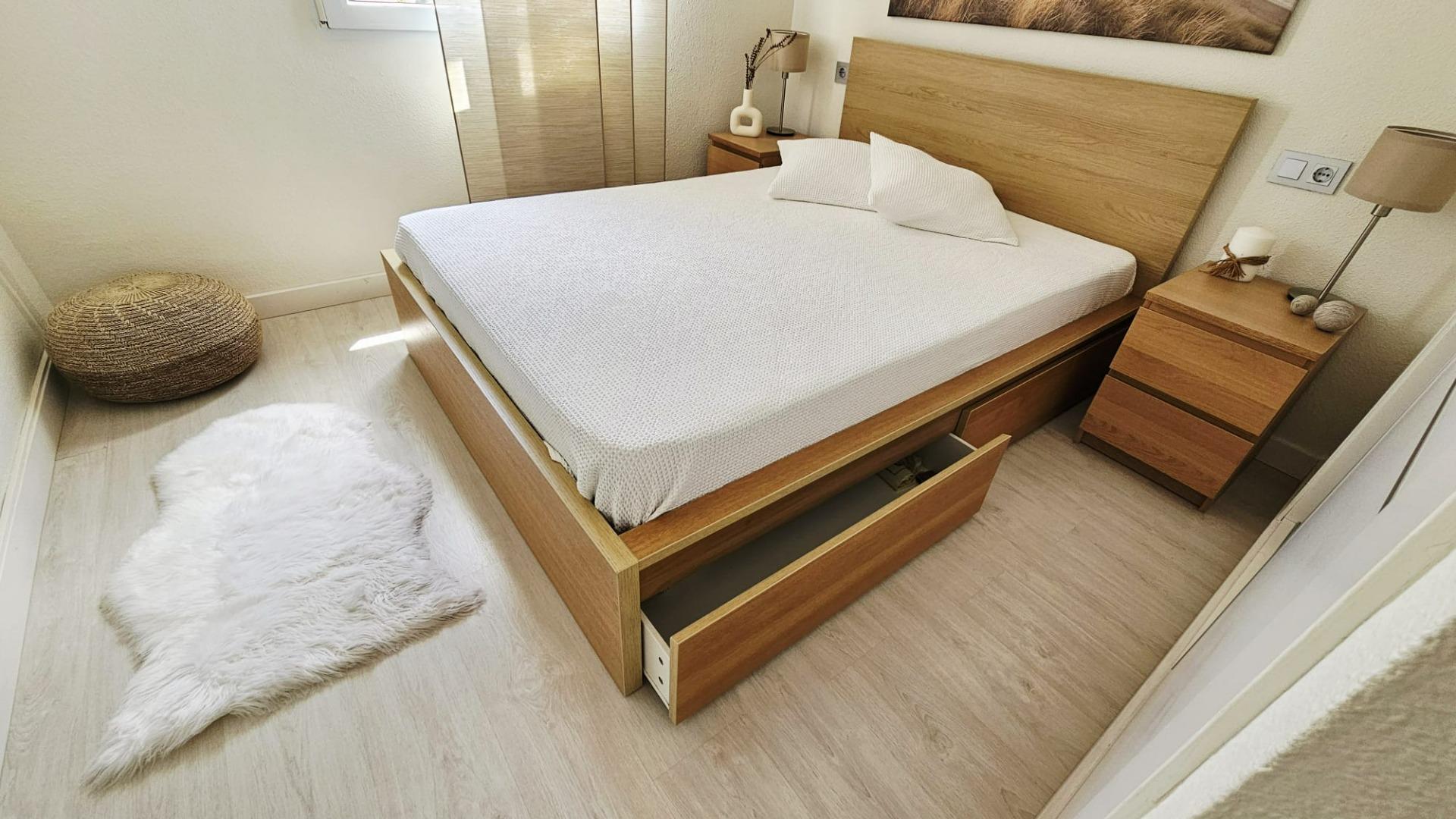 Bedroom in apartment for sale in Torrevieja