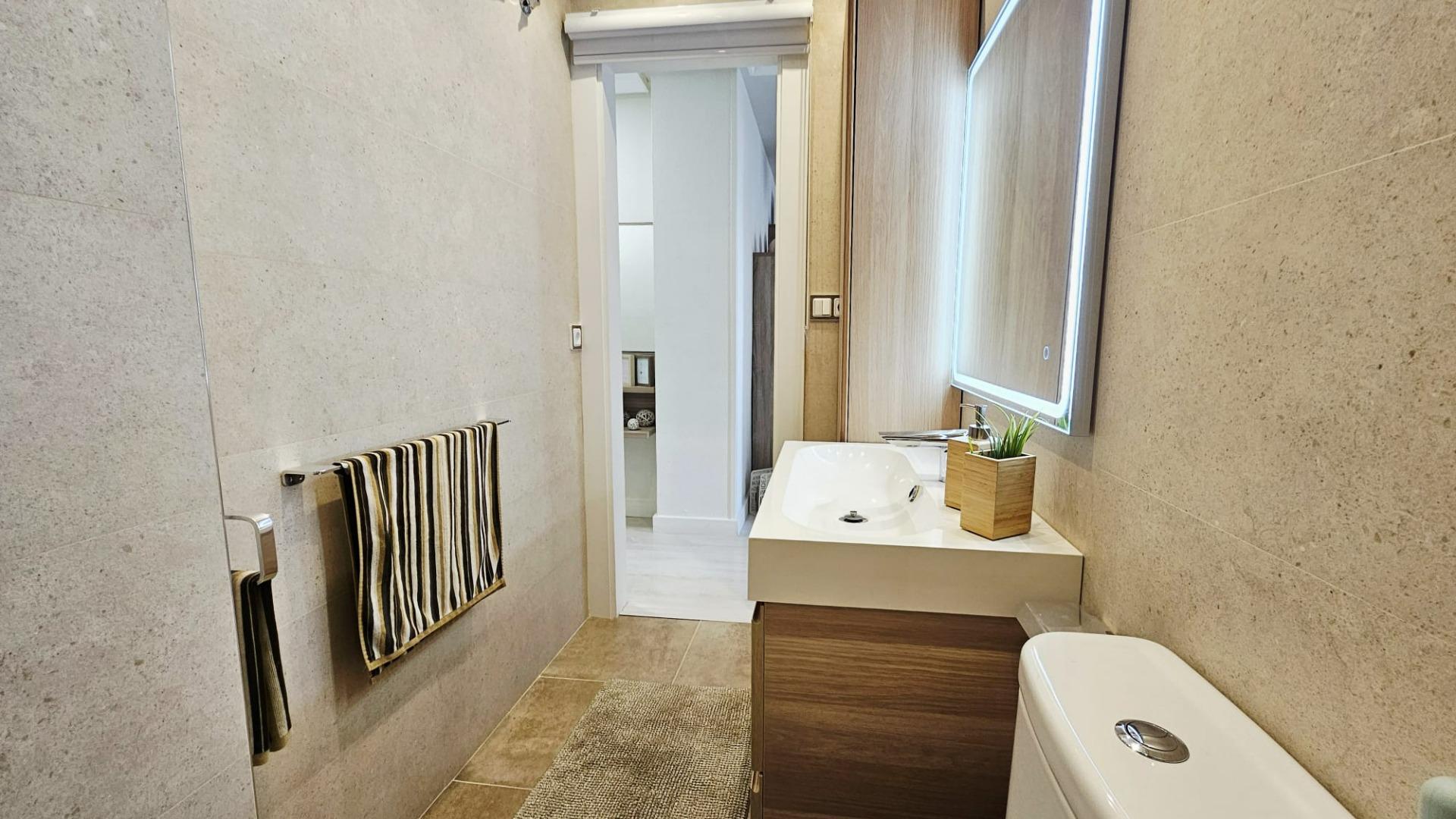 Terrace in apartment for sale in Torrevieja