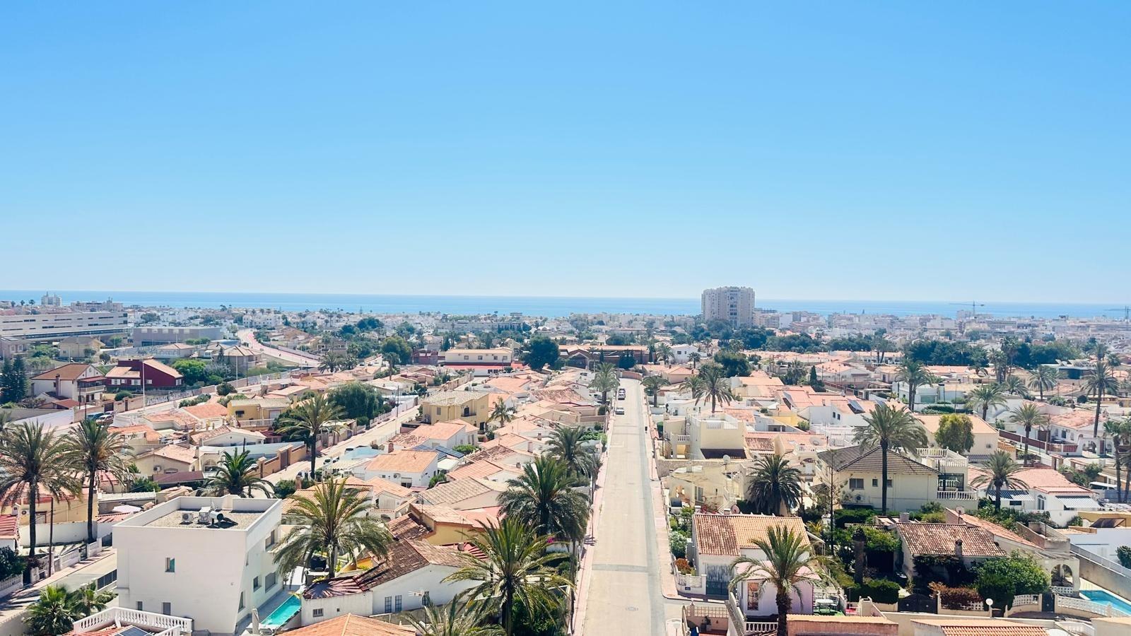 Dining area in apartment for sale in Torrevieja