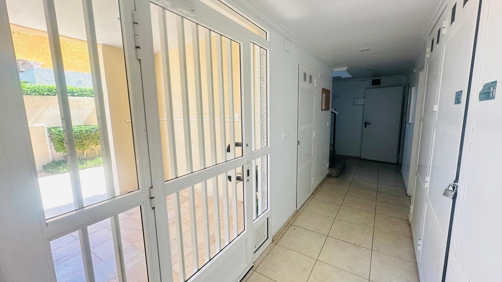 Bedroom in apartment for sale in Torrevieja
