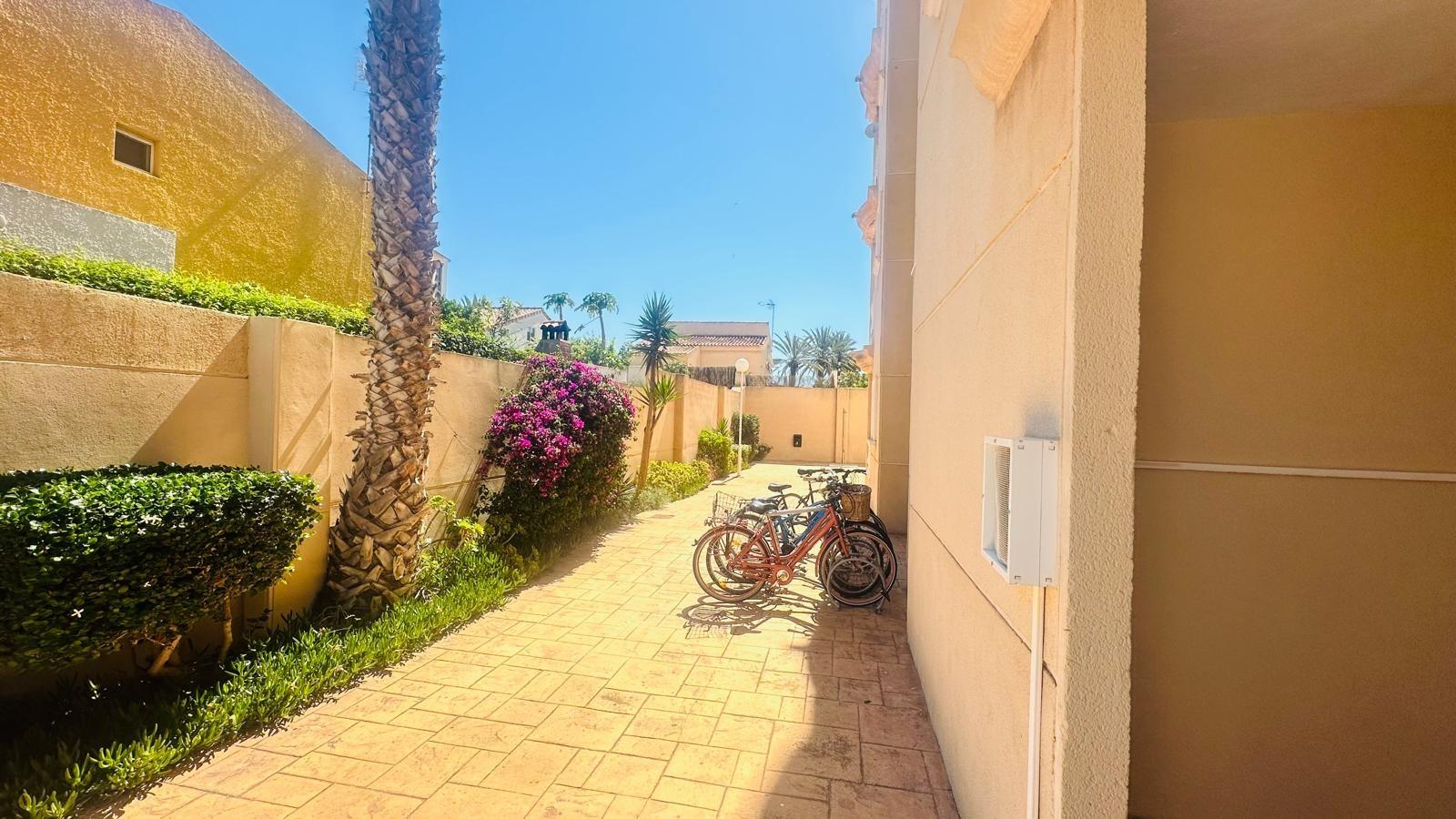 Living room in apartment for sale in Torrevieja