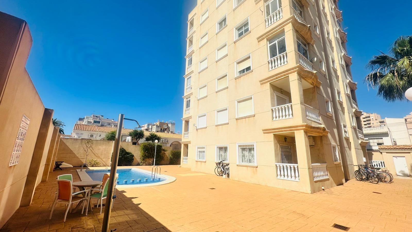 Garden in apartment for sale in Torrevieja