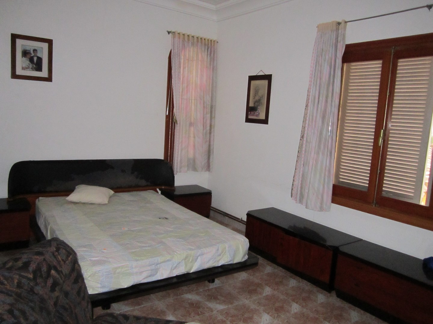 Master bedroom in villa for sale in Yecla