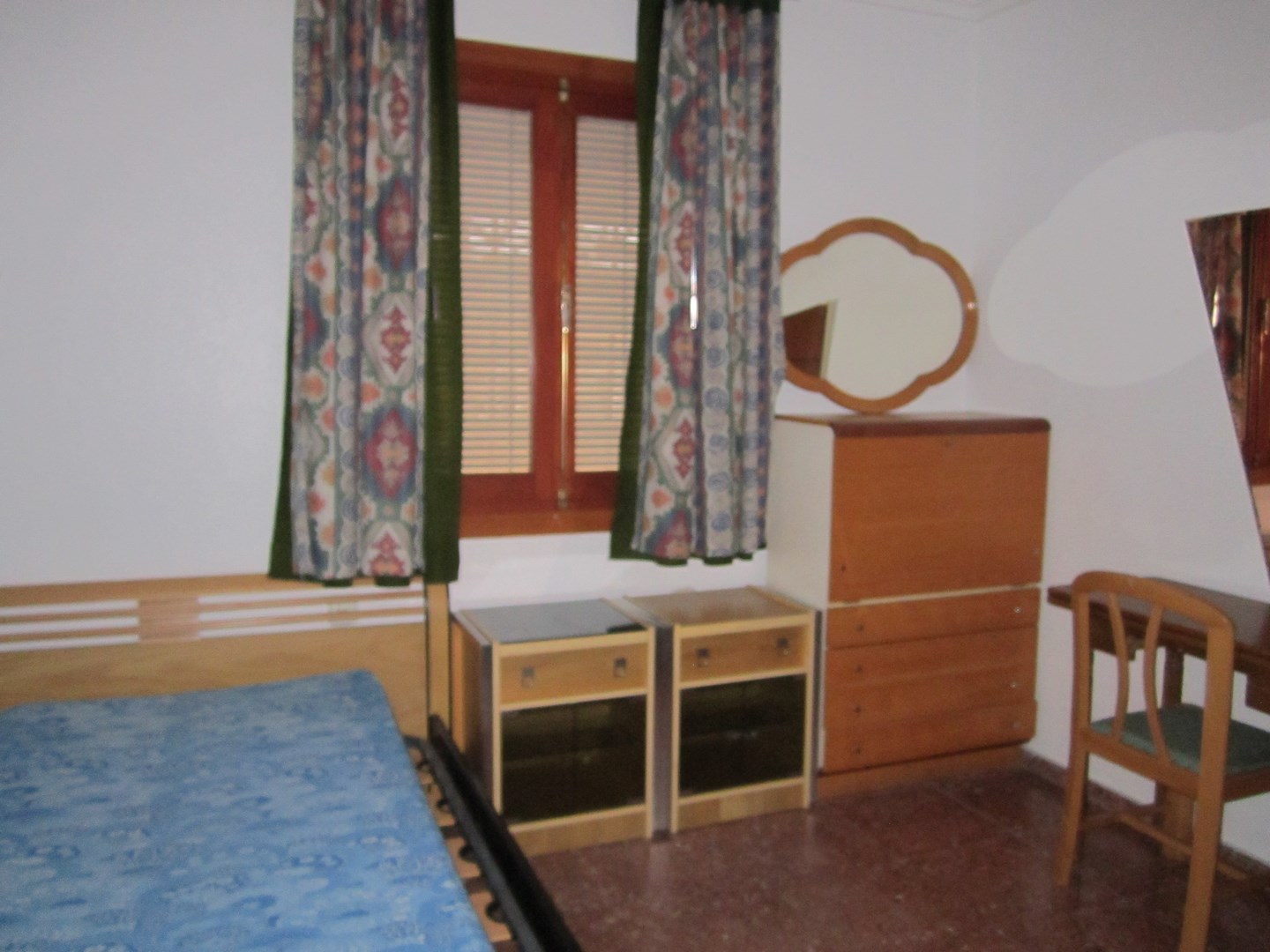 Pool area in villa for sale in Yecla