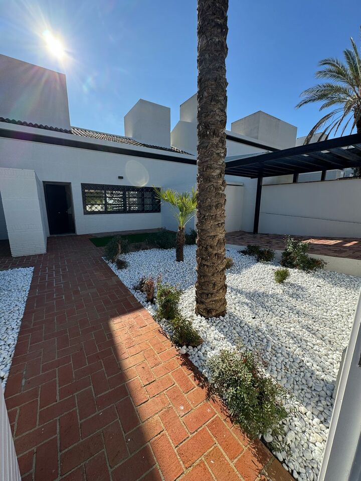Master bedroom in villa for sale in Peraleja Golf
