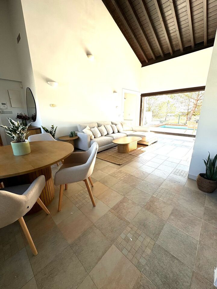 Bedroom in villa for sale in Peraleja Golf