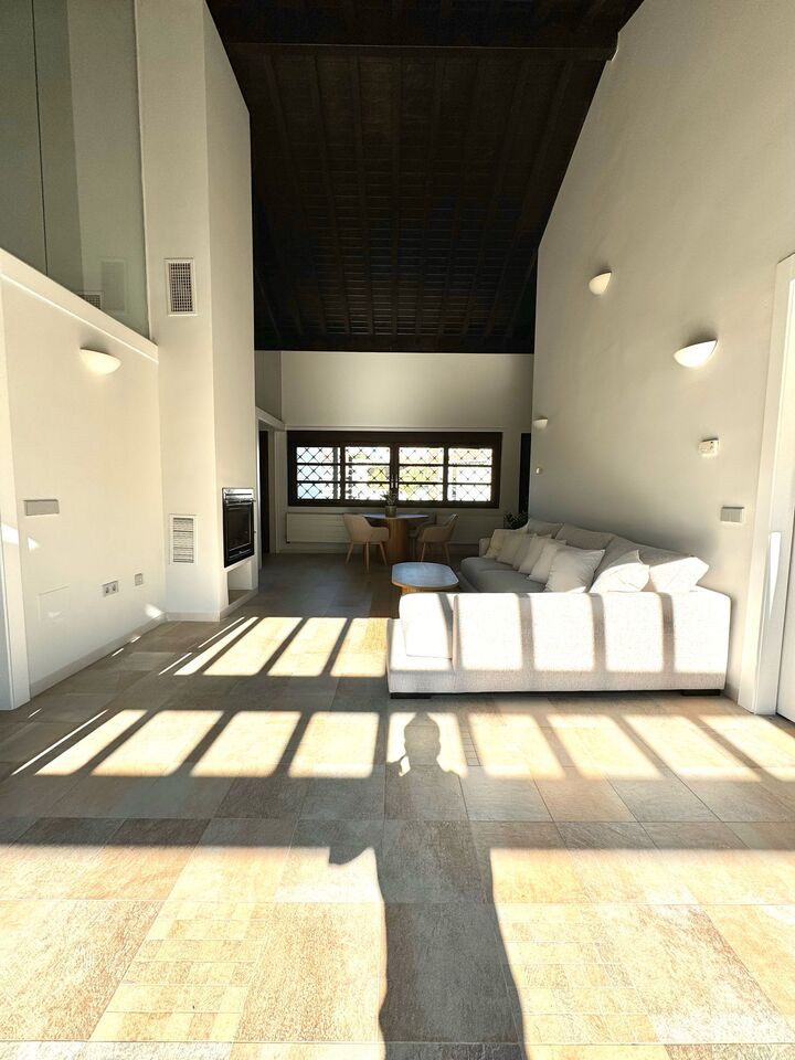 Living room in villa for sale in Peraleja Golf