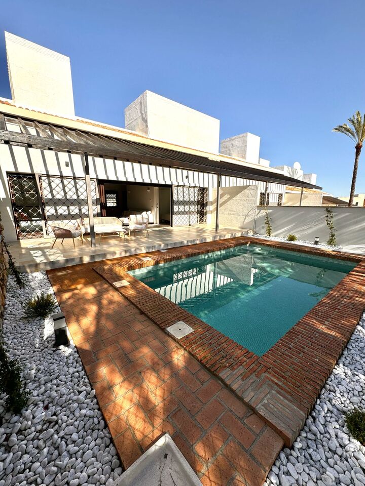 Pool area in villa for sale in Peraleja Golf