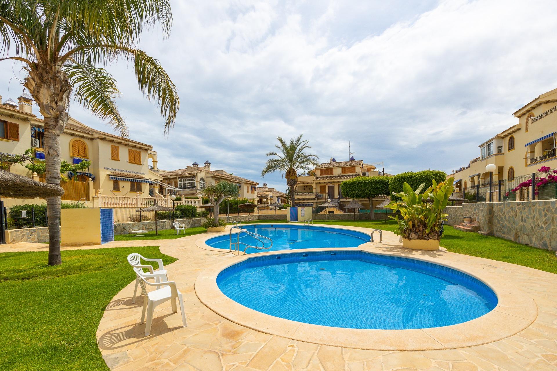 Dining area in bungalow for sale in Torrevieja