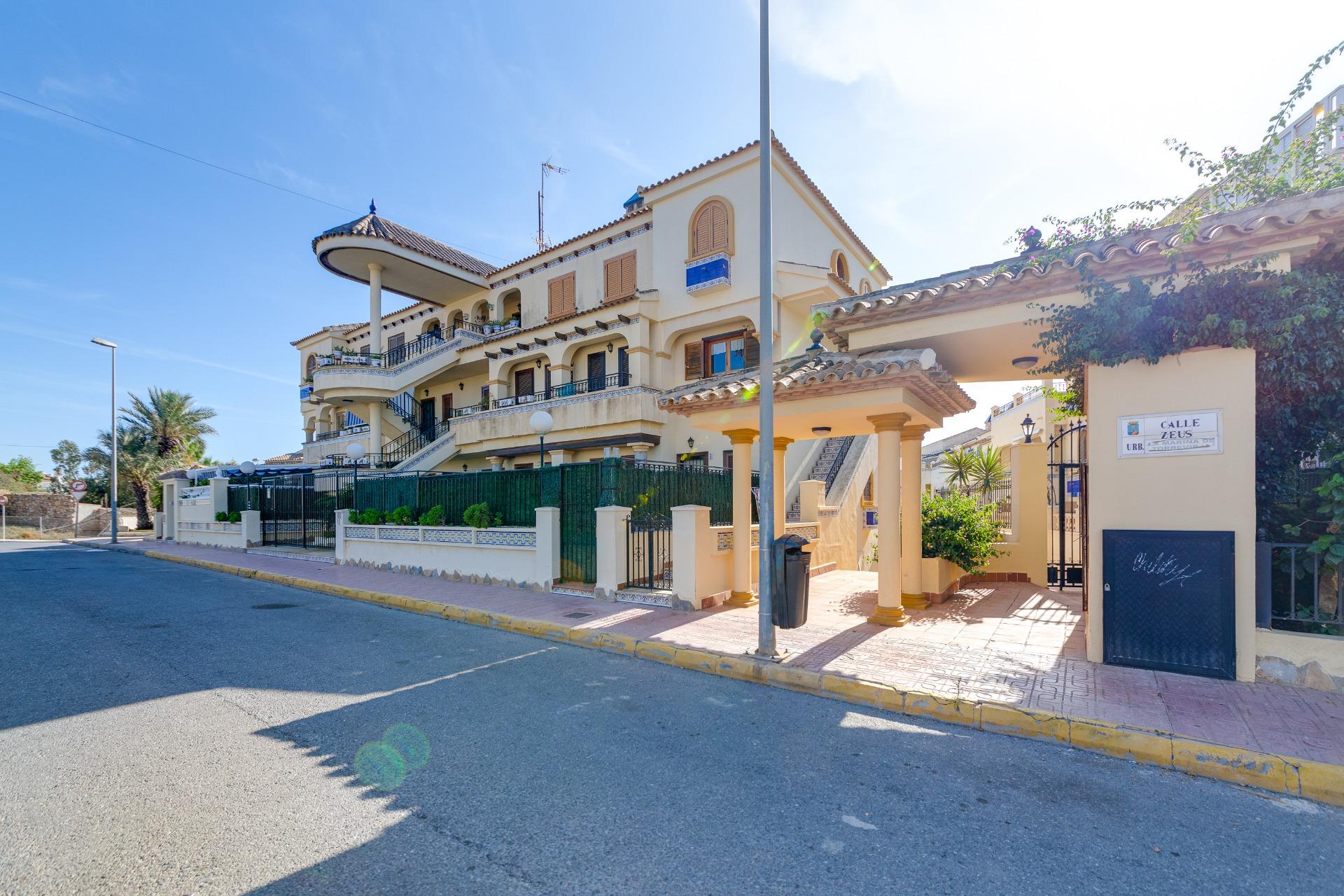 Terrace in bungalow for sale in Torrevieja
