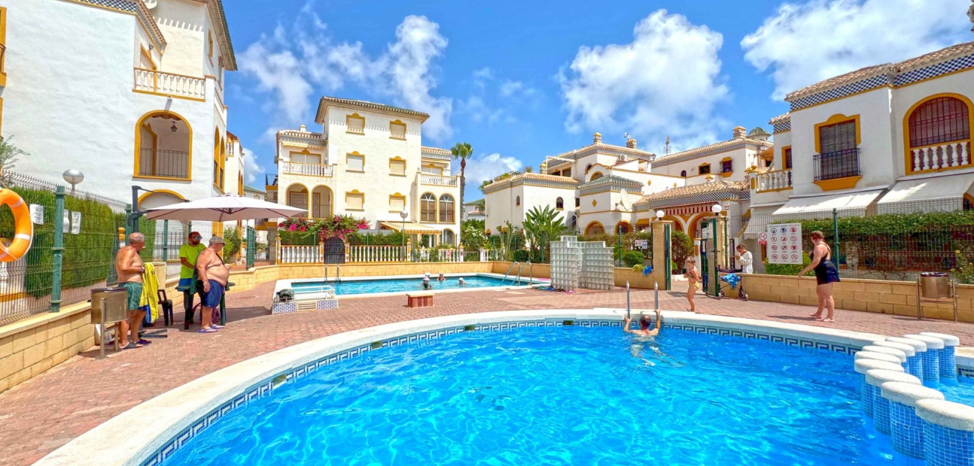 Bathroom in duplex for sale in Torrevieja