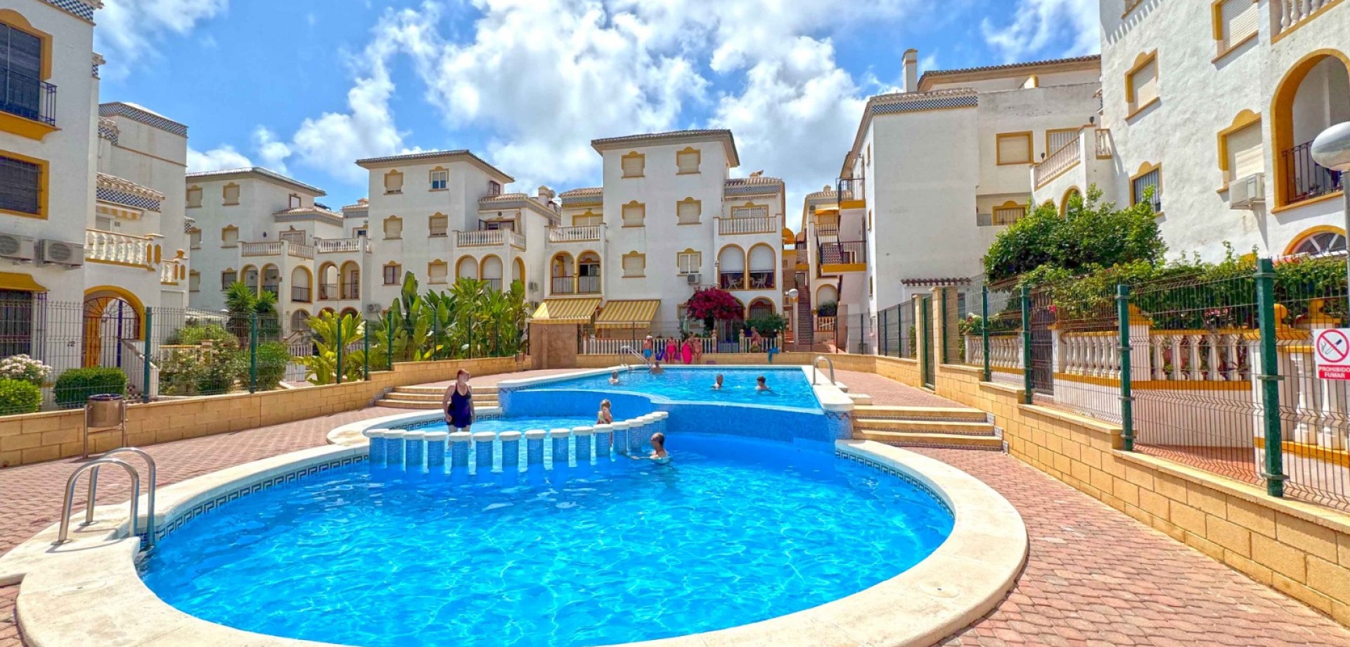 Garden in duplex for sale in Torrevieja