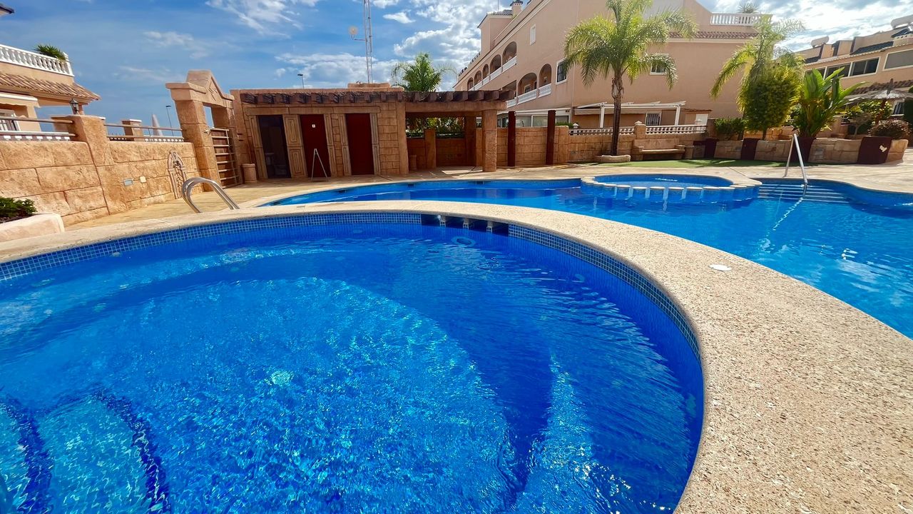 Garden in apartment for sale in Los Dolses