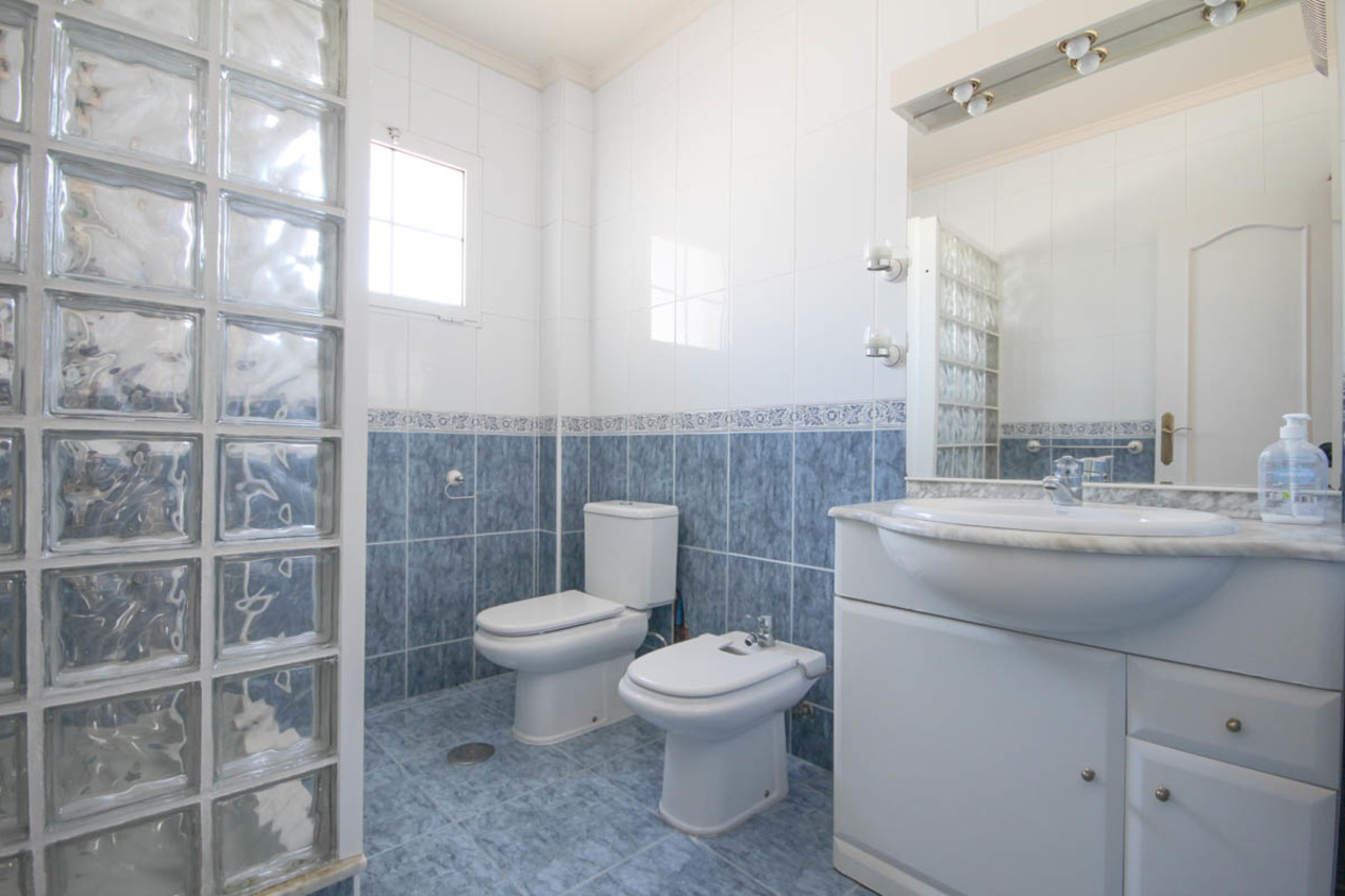 Dining area in villa for sale in La Zenia
