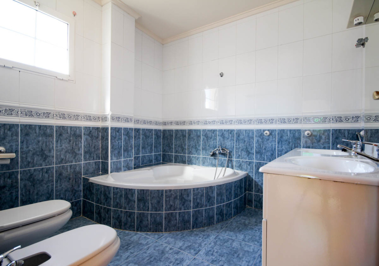 Bedroom in villa for sale in La Zenia