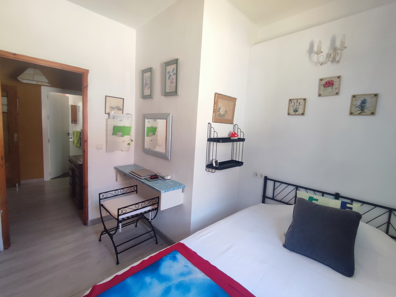 Master bedroom in villa for sale in Gea Y Truyols