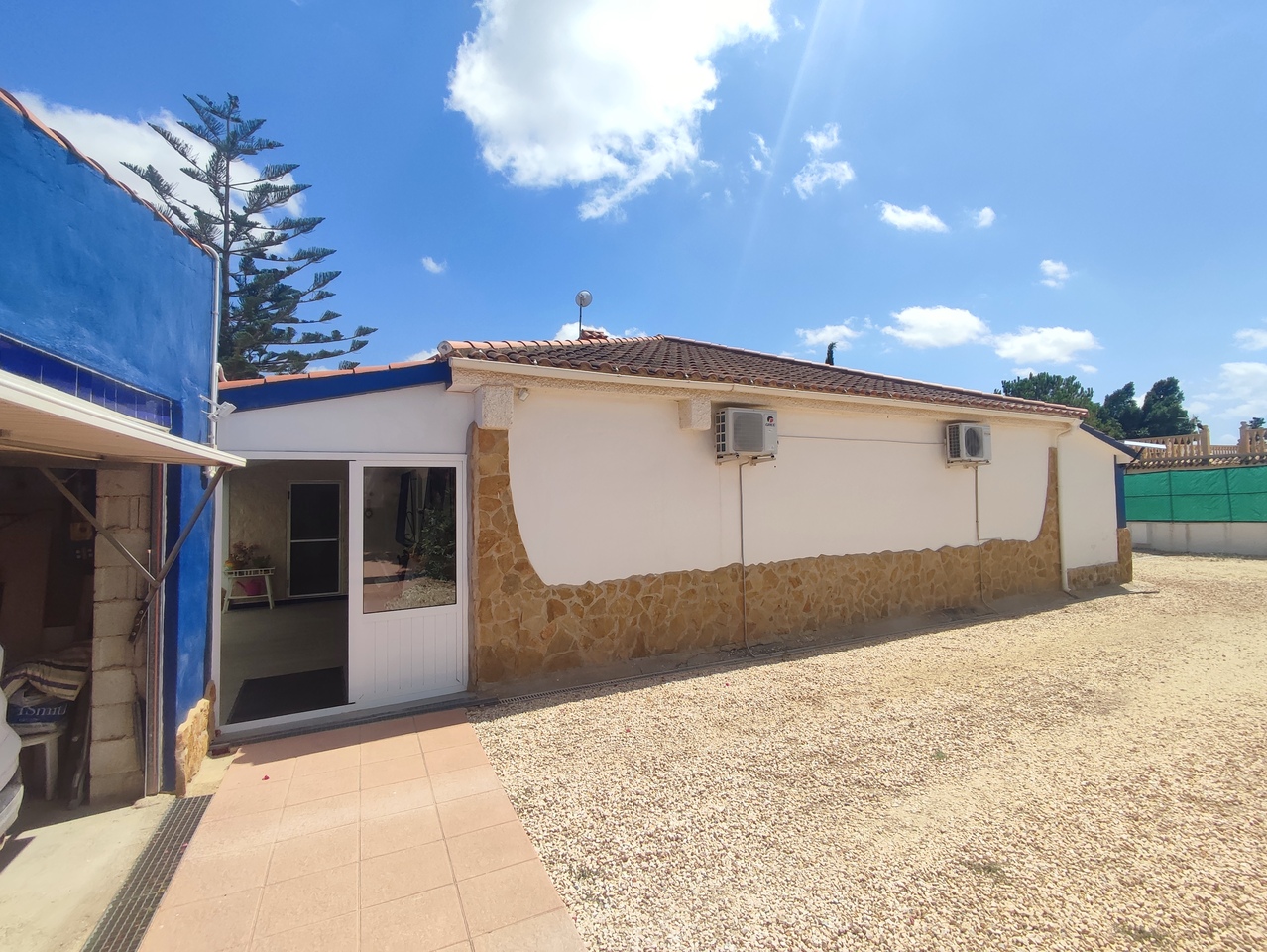 Garden in villa for sale in Gea Y Truyols