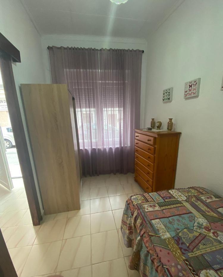 * 105 m construidos, 95 m útiles * 4 habitaciones * 2 baños * Parcela de 156 m2 * Terraza y solárium