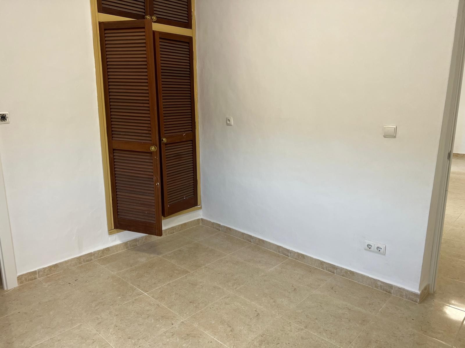 Master bedroom in villa for sale in La Solana
