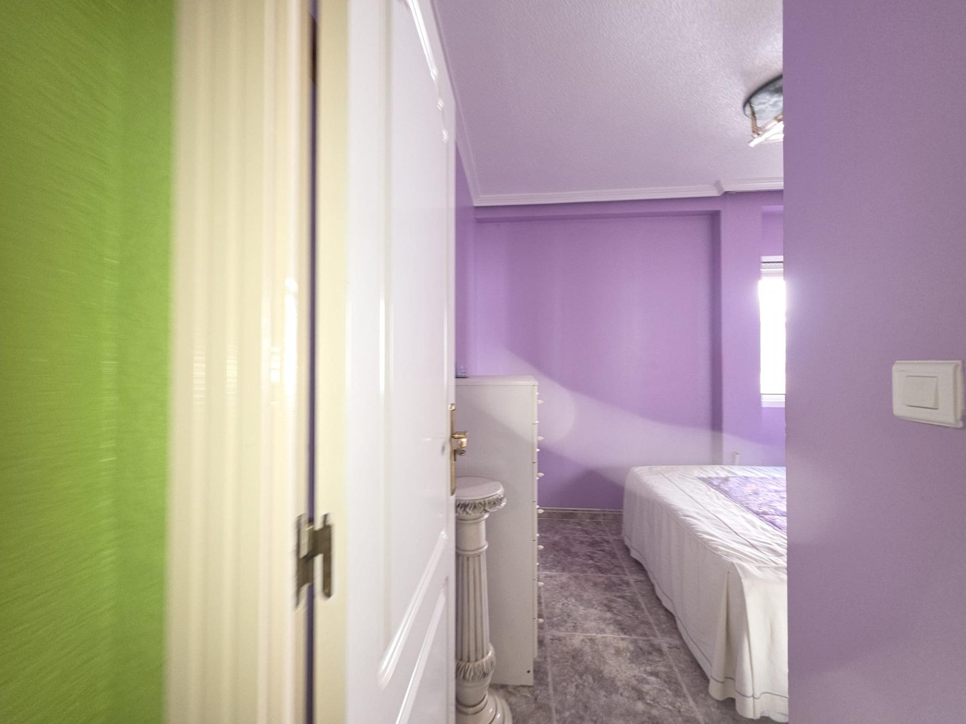 Bedroom in apartment for sale in Torrevieja