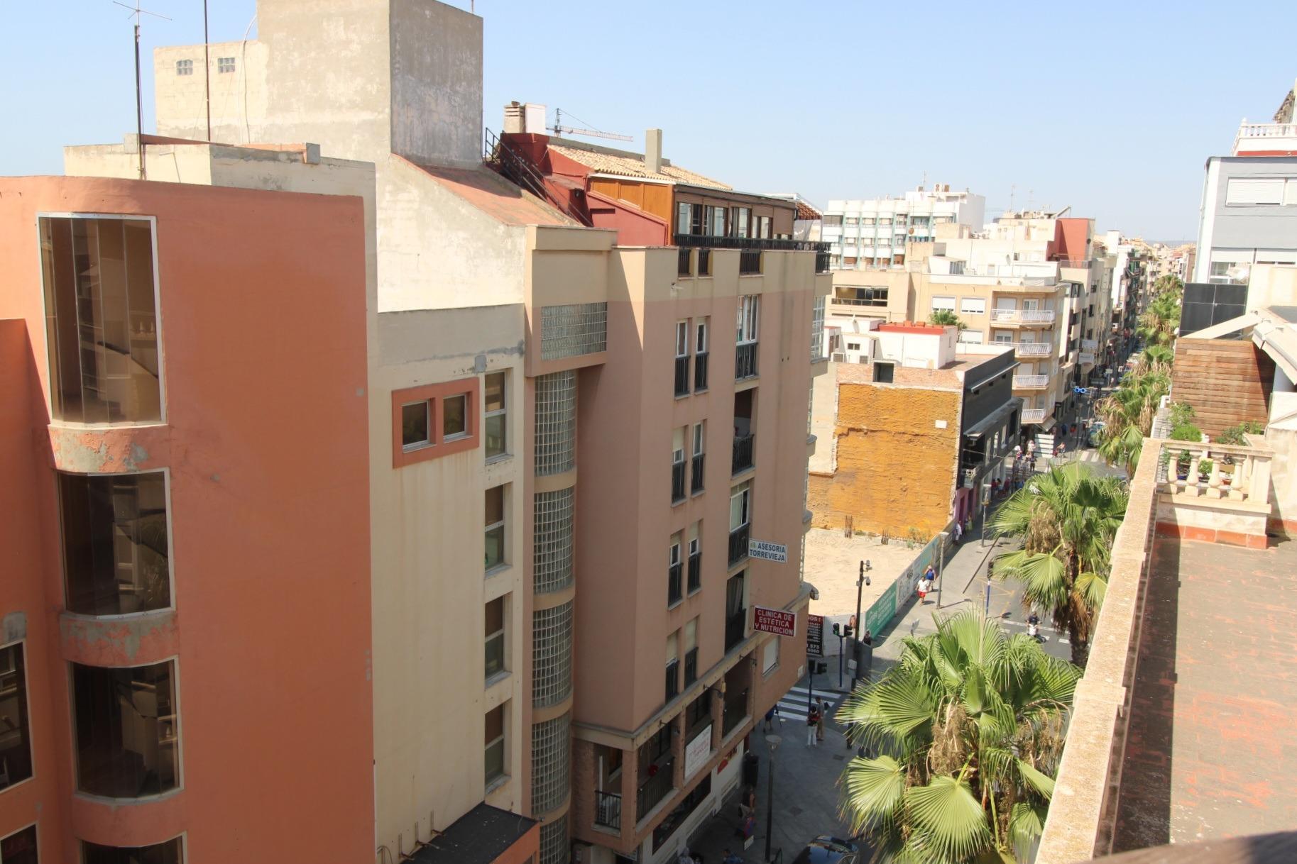 Bedroom in apartment for sale in Torrevieja