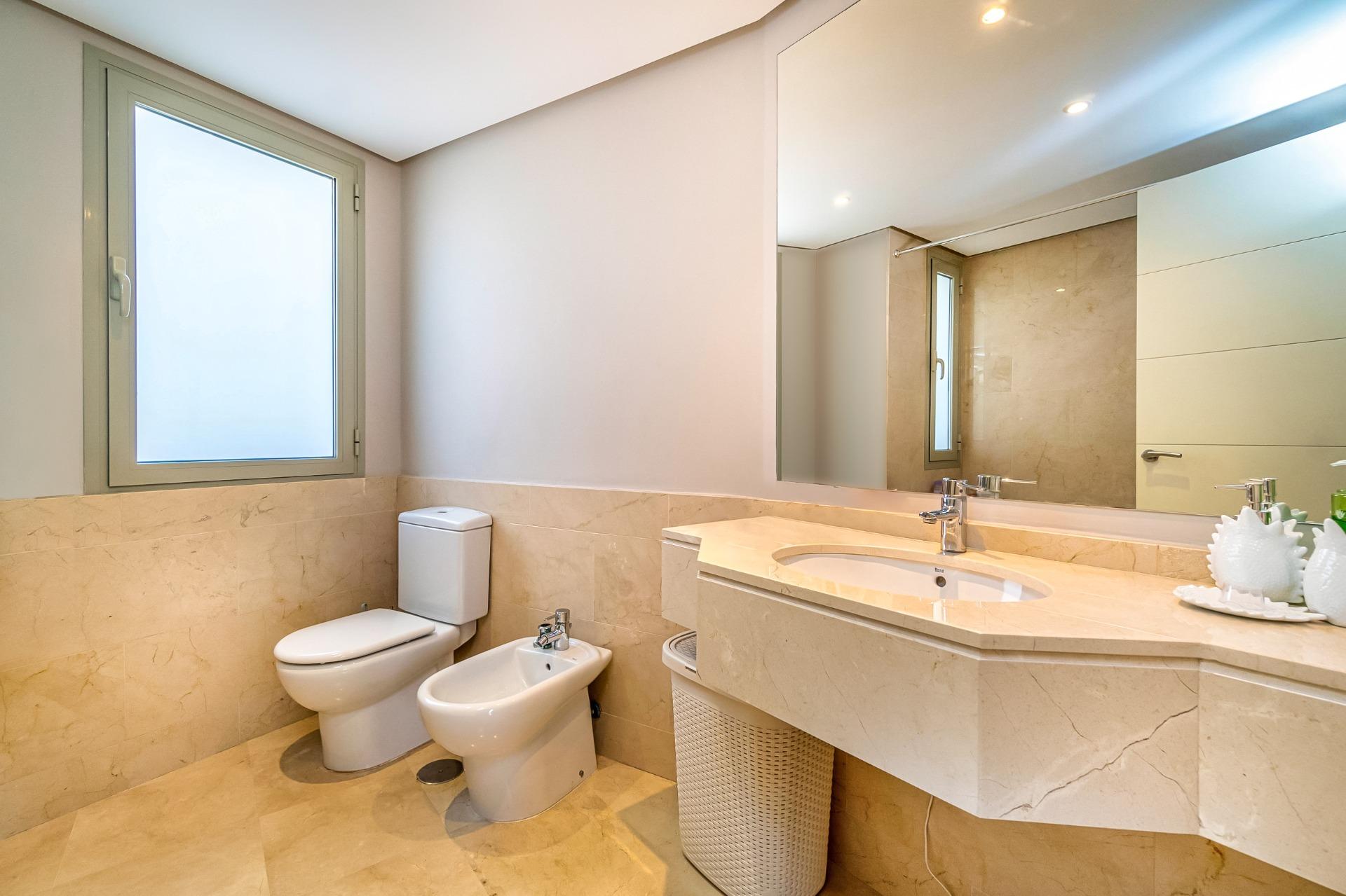 Bathroom in villa for sale in Orihuela