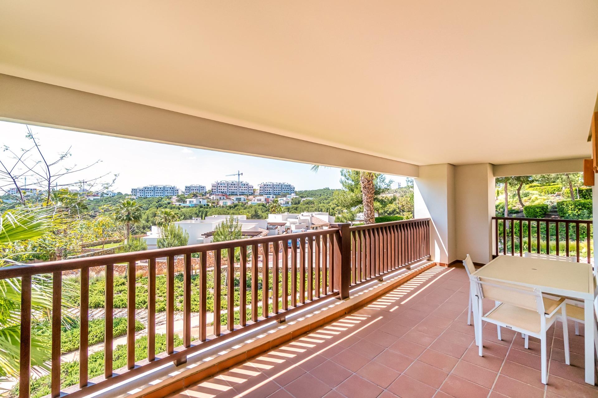 Pool area in villa for sale in Orihuela