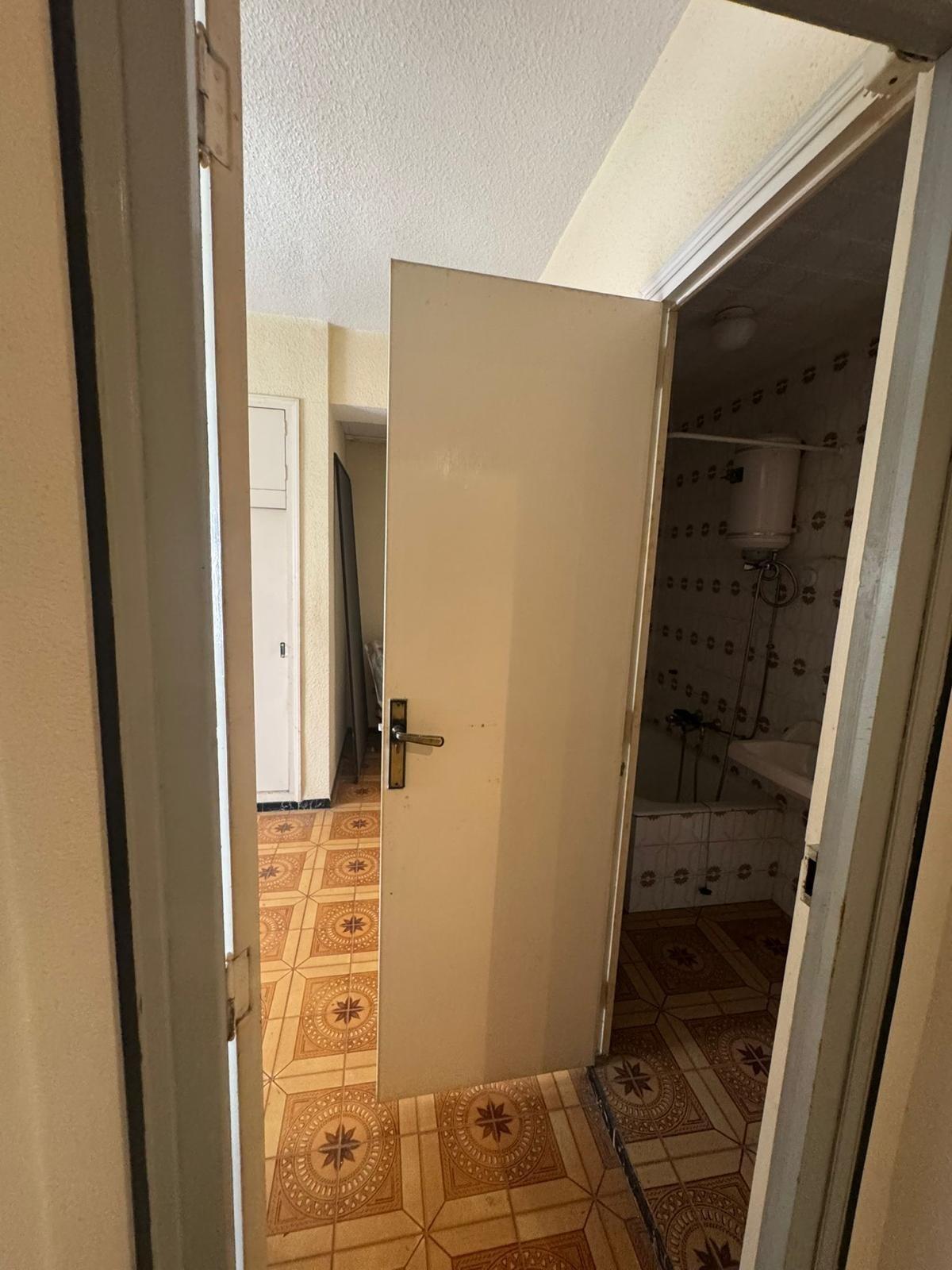 Bathroom in apartment for sale in Guardamar del Segura