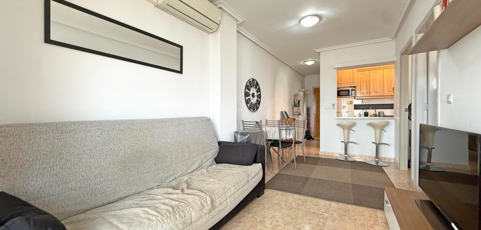 Master bedroom in apartment for sale in Torrevieja