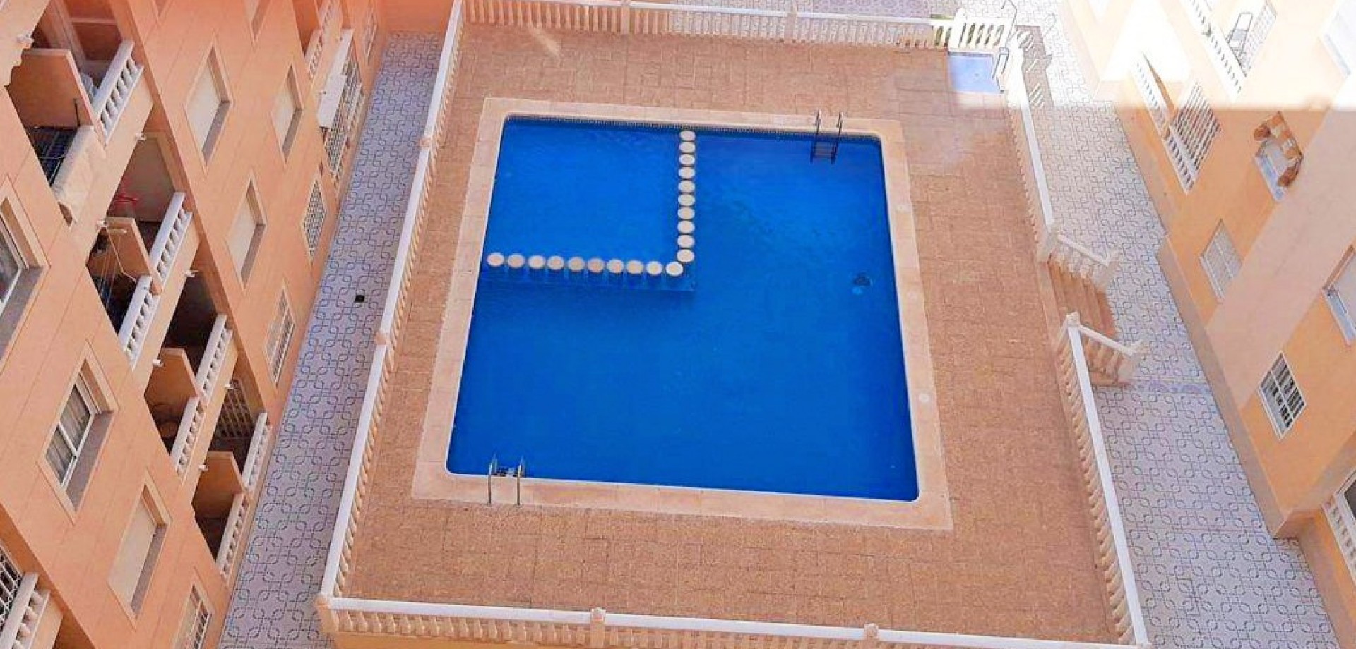 Terrace in apartment for sale in Torrevieja