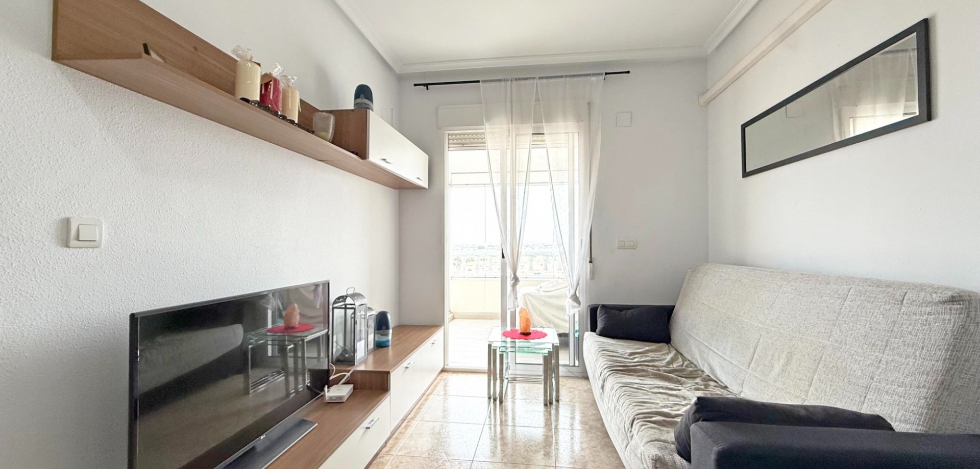 Bedroom in apartment for sale in Torrevieja