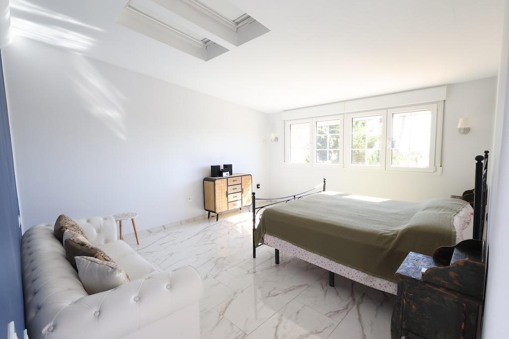 Master bedroom in villa for sale in Orihuela Costa